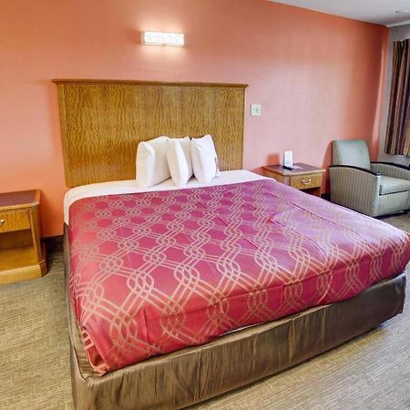 Econo Lodge Airport Norfolk Exterior photo