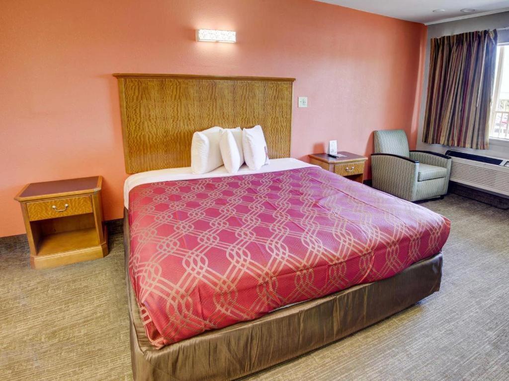 Econo Lodge Airport Norfolk Exterior photo