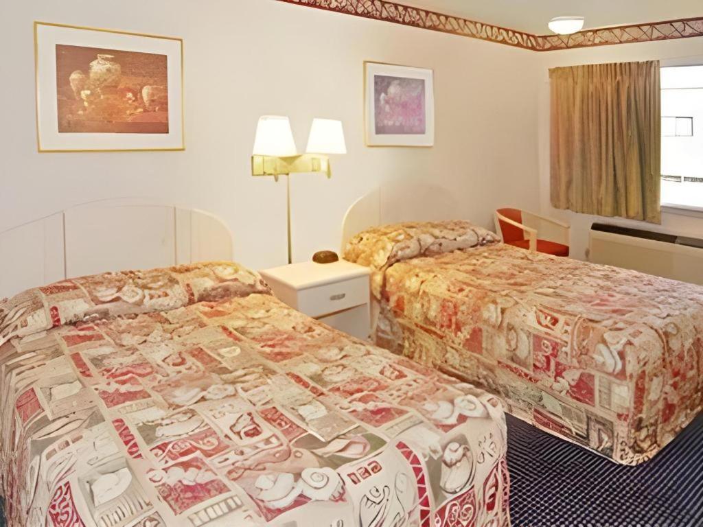 Econo Lodge Airport Norfolk Exterior photo