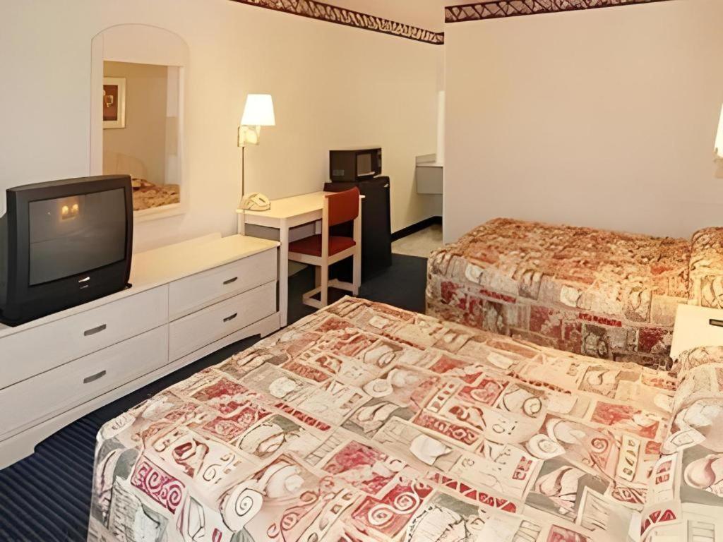 Econo Lodge Airport Norfolk Exterior photo