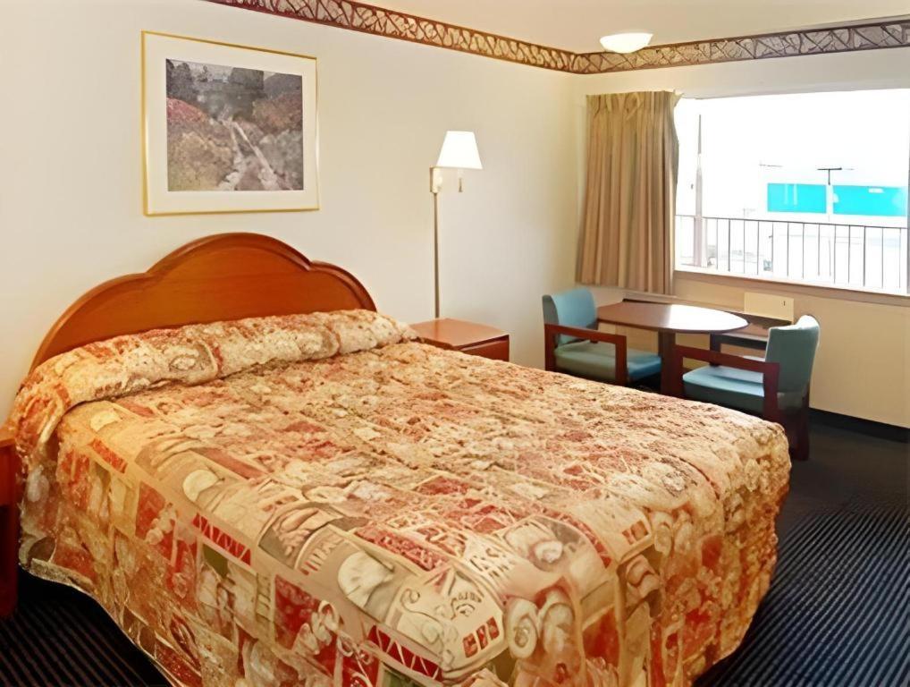 Econo Lodge Airport Norfolk Exterior photo