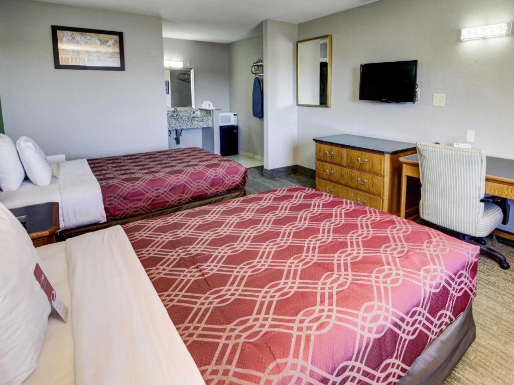 Econo Lodge Airport Norfolk Exterior photo